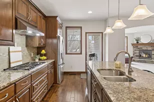 17118 Hollyhock Ct, Lakeville, MN 55044 - Photo 11