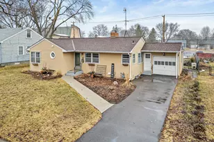 1067 Iowa Ave W, Saint Paul, MN 55117 - Photo 1