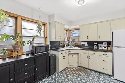 1067 Iowa Avenue W, Saint Paul, MN 55117 - Photo 9