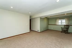 5301 Castleview Dr NW, Rochester, MN 55901 - Photo 17