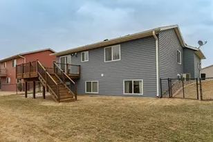 5301 Castleview Dr NW, Rochester, MN 55901 - Photo 3