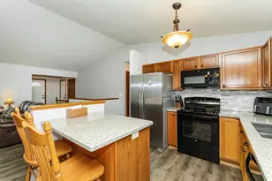 5301 Castleview Dr NW, Rochester, MN 55901 - Photo 11