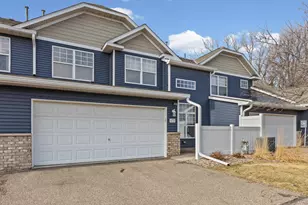 472 Hickory Ln N, Oakdale, MN 55128 - Photo 3