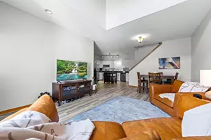 472 Hickory Ln N, Oakdale, MN 55128 - Photo 7