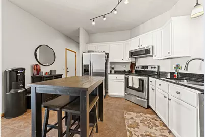 472 Hickory Lane N, Oakdale, MN 55128 - Photo 11