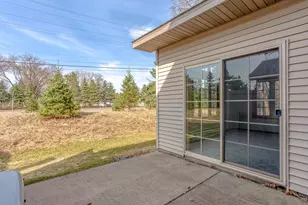 1513 Pine Pointe, White Bear Lake, MN 55110 - Photo 3