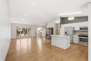 10549 Kentucky Ave S, Bloomington, MN 55438 - Photo 9