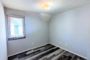 825 Jessamine Ave E, Saint Paul, MN 55106 - Photo 5