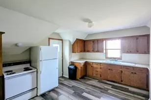 825 Jessamine Ave E, Saint Paul, MN 55106 - Photo 3