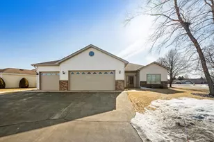 1152 Willow Run Ct, Waite Park, MN 56387 - Photo 1
