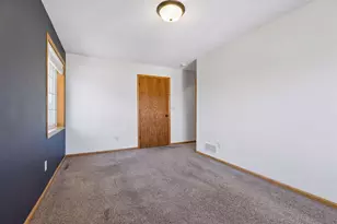 1587 County Rd D E, Maplewood, MN 55109 - Photo 19