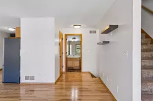 1587 County Rd D E, Maplewood, MN 55109 - Photo 3