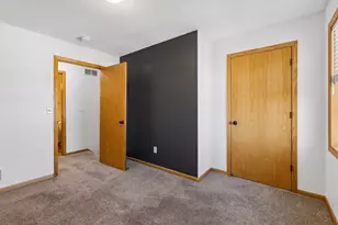 1587 County Rd D E, Maplewood, MN 55109 - Photo 23