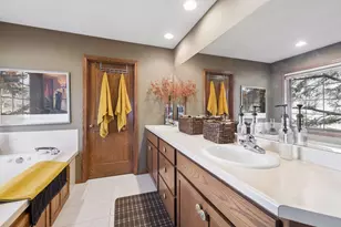 9813 Wedgewood Cir, Woodbury, MN 55125 - Photo 25