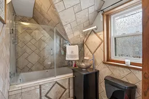 2705 Golden Valley Rd, Minneapolis, MN 55411 - Photo 15