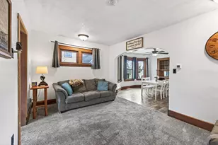 2705 Golden Valley Rd, Minneapolis, MN 55411 - Photo 7