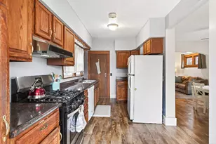 2705 Golden Valley Rd, Minneapolis, MN 55411 - Photo 11