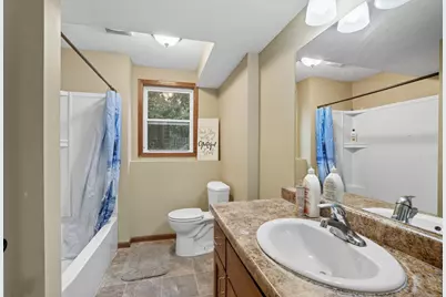 6456 Edgewood Avenue N, Brooklyn Park, MN 55428 - Photo 17