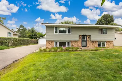 6456 Edgewood Avenue N, Brooklyn Park, MN 55428 - Photo 3