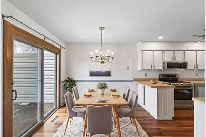 2511 Rose Avenue E, Maplewood, MN 55119 - Photo 5