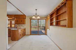 2526 Bittersweet Ln, Maplewood, MN 55109 - Photo 5