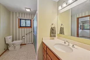 2526 Bittersweet Ln, Maplewood, MN 55109 - Photo 11