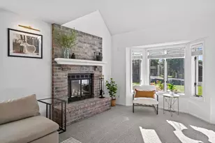 383 Tessier Cir, Vadnais Heights, MN 55127 - Photo 9