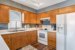 5542 Rowland Rd, Hopkins, MN 55343 - Photo 13