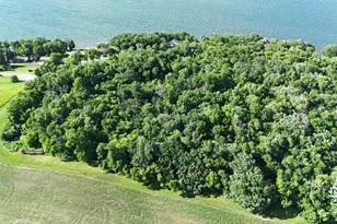 26775 Mickelson Dr, Starbuck, MN 56381 - Photo 11