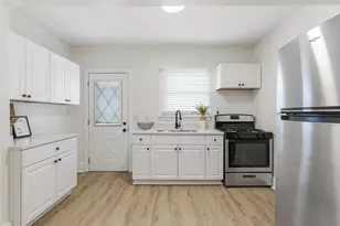 3835 Bryant Ave N, Minneapolis, MN 55412 - Photo 11