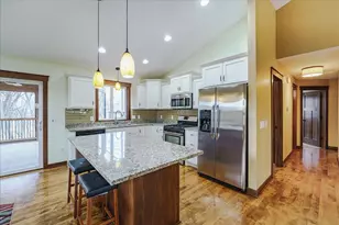 7507 Taylor Dr, Savage, MN 55378 - Photo 9