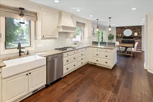 8017 Tierneys Woods Curv, Bloomington, MN 55438 - Photo 11
