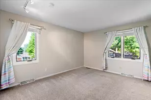 8017 Tierneys Woods Curv, Bloomington, MN 55438 - Photo 29