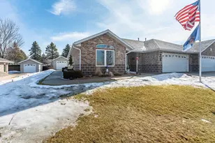 1952 Oakwood View, Fergus Falls, MN 56537 - Photo 5