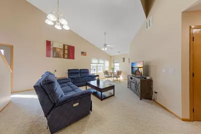 104 Morningside Drive NE, Hutchinson, MN 55350 - Photo 5