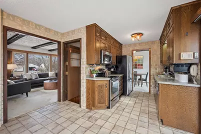 5526 Unity Avenue N, Crystal, MN 55429 - Photo 7