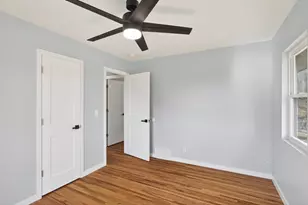 8912 Tretbaugh Dr, Bloomington, MN 55431 - Photo 29