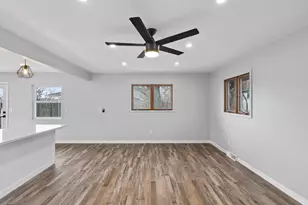 8912 Tretbaugh Dr, Bloomington, MN 55431 - Photo 9