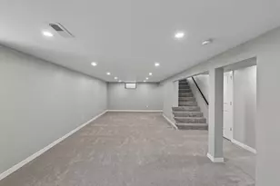 8912 Tretbaugh Dr, Bloomington, MN 55431 - Photo 37