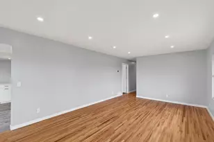 8912 Tretbaugh Dr, Bloomington, MN 55431 - Photo 17