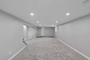 8912 Tretbaugh Dr, Bloomington, MN 55431 - Photo 35