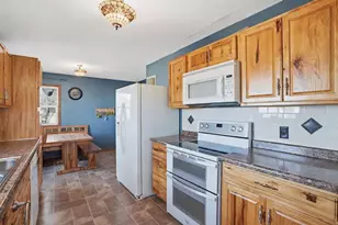 28761 Sleepy Hollow Rd, Winthrop, MN 55396 - Photo 7