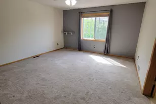 441 Pleasant Ln, Chaska, MN 55318 - Photo 9