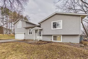 573 Rolling Meadows Ln SE, New Prague, MN 56071 - Photo 3