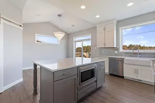 5366 Pine Island Rd, Woodbury, MN 55129 - Photo 11