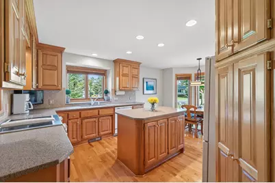 2614 Parkview Court, White Bear Lake, MN 55110 - Photo 15