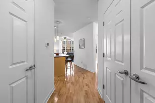 310 E 18th St, Minneapolis, MN 55404 - Photo 9