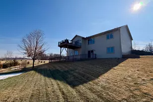 105 Hillwood Dr, Lake City, MN 55041 - Photo 5