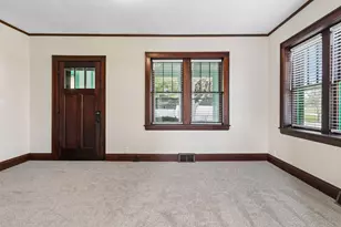 982 Topping St, Saint Paul, MN 55103 - Photo 3
