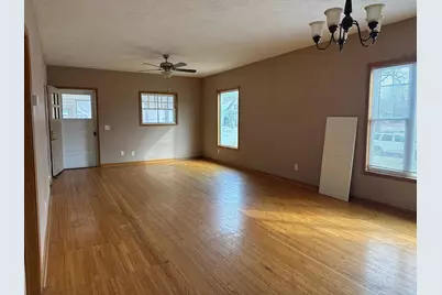 704 N Carver Street, Winthrop, MN 55396 - Photo 3